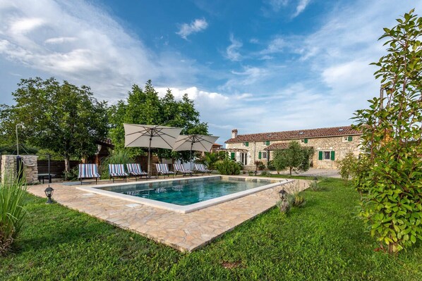 Piscine extérieure