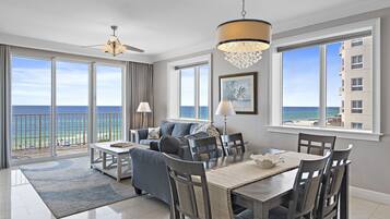 Smart TV, DVD player, books, stereo