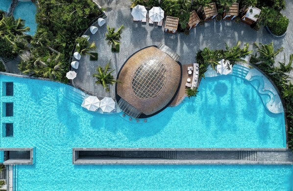 3 buitenzwembaden, gratis zwembadcabana's en parasols bij het zwembad