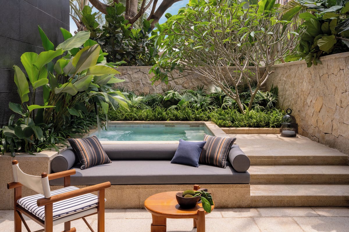 Suite, 1 soverom (Private Plunge Pool) | Minibar (inkludert), safe på rommet, skrivebord og blendingsgardiner