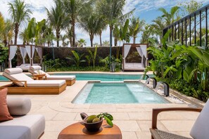 Free minibar, in-room safe, desk, blackout drapes