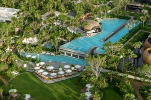 3 outdoor pools, open 8:00 AM to 11:00 PM, free cabanas, pool umbrellas