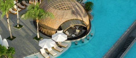 3 outdoor pools, open 8:00 AM to 11:00 PM, free pool cabanas