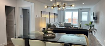 Grandiose!, Ground floor, 3 Bedrooms! Vue Chateau!!! Renovated, Air-conditioned, Free parking