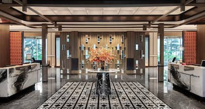 HUALUXE Chongqing Science Hall by IHG