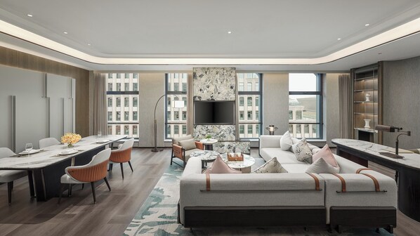 Suite, 1 Single Bed (HUALUXE) | Premium bedding, minibar, in-room safe, desk