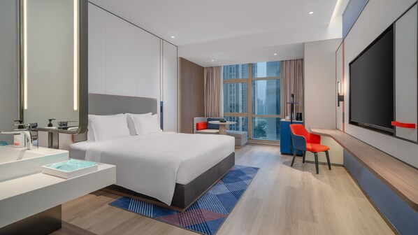 1 King Standard | Premium bedding, down comforters, desk, laptop workspace - Holiday Inn Express Nanchang High Tech Zone by IHG (Nanchang)