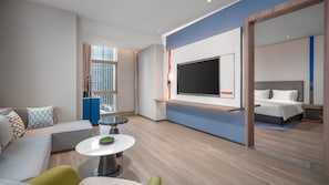 Premium bedding, down duvets, desk, laptop workspace - Holiday Inn Express Nanchang High Tech Zone by IHG (Nanchang)