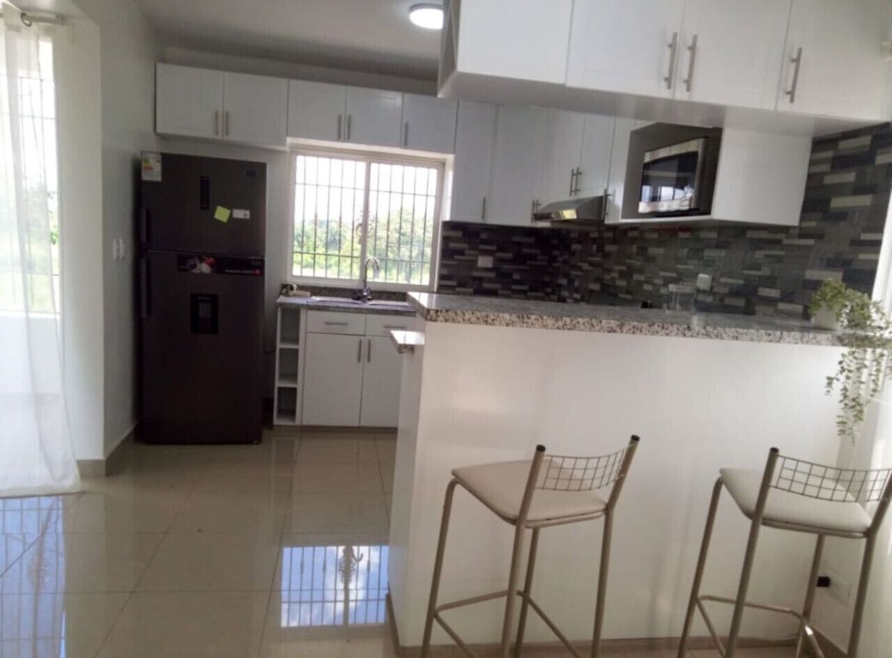 Fridge, microwave, oven, coffee/tea maker