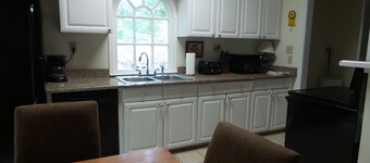 4-5 Bedroom Furnished Close to Athens and I85/316