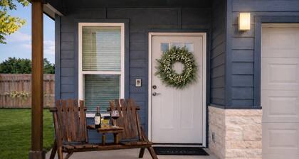 Modern Comfort Meets Convenience at Temple Twin Retreat