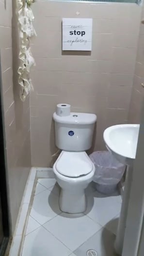 Duş, sabun, tuvalet kâğıdı