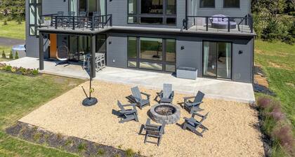 Luxury Home w/Mountain Views, Hot Tub, EV Charger, Play Equipment