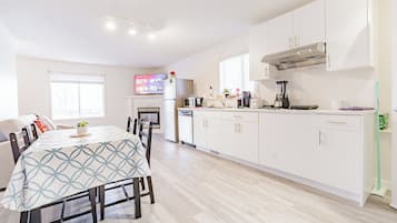 Fridge, stovetop