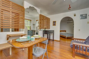 1 Schlafzimmer, Schreibtisch, Internetzugang, Bettwäsche