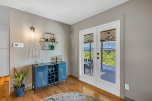 Interior - Beautiful home on the bluff overlooking river and mountain views with hot tub! (Cañon City)