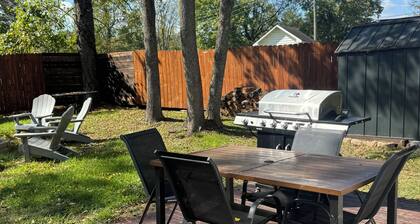 Charming 3 BR Cottage Walk to AOTG and minutes to NRG National Park