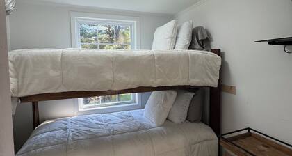 Charming 3 BR Cottage Walk to AOTG and minutes to NRG National Park