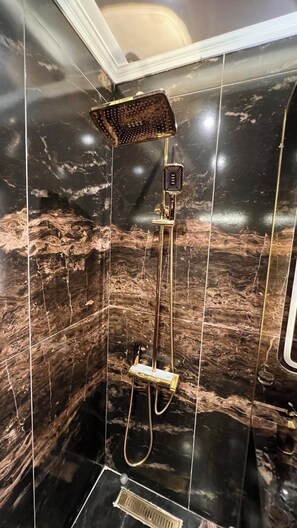 Bidee, pyyhkeet, vessapaperi