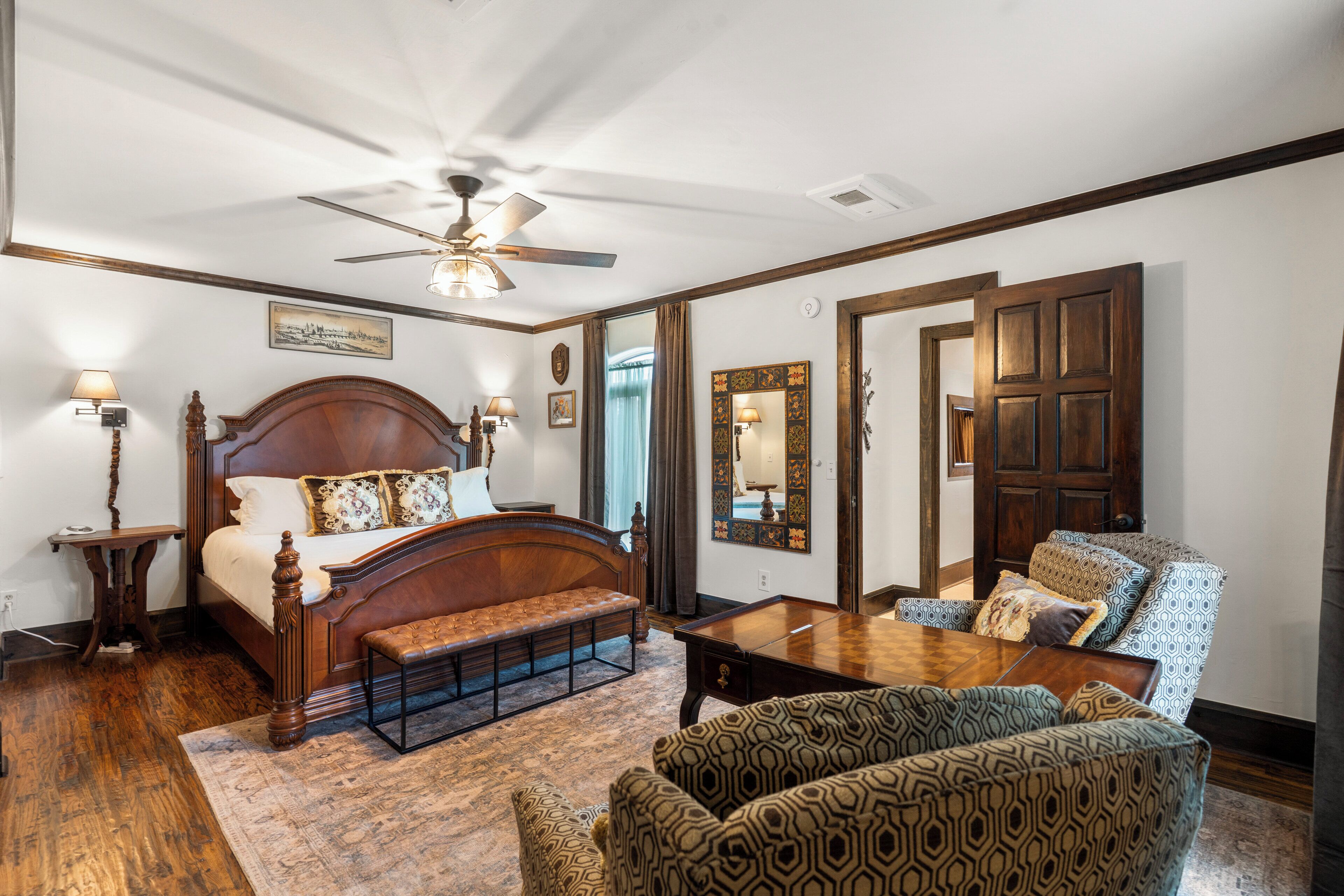 4 bedrooms, iron/ironing board, travel crib, free WiFi