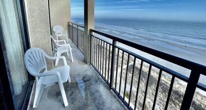 Spacious oceanfront 2 bedroom condo Tropical resort near Barefoot Landing 802