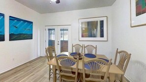 Dining - The Bluebonnet (San Marcos)