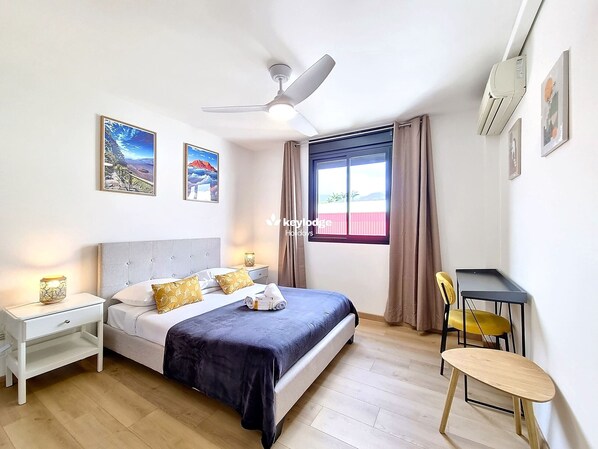 1 dormitori, planxa i posts de planxar, wifi gratuïta i roba de llit