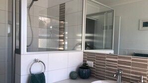 تجهيزات دش، مجففات شعر، مناشف