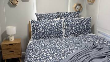 1 dormitorio, escritorio, tabla de planchar con plancha y wifi gratis