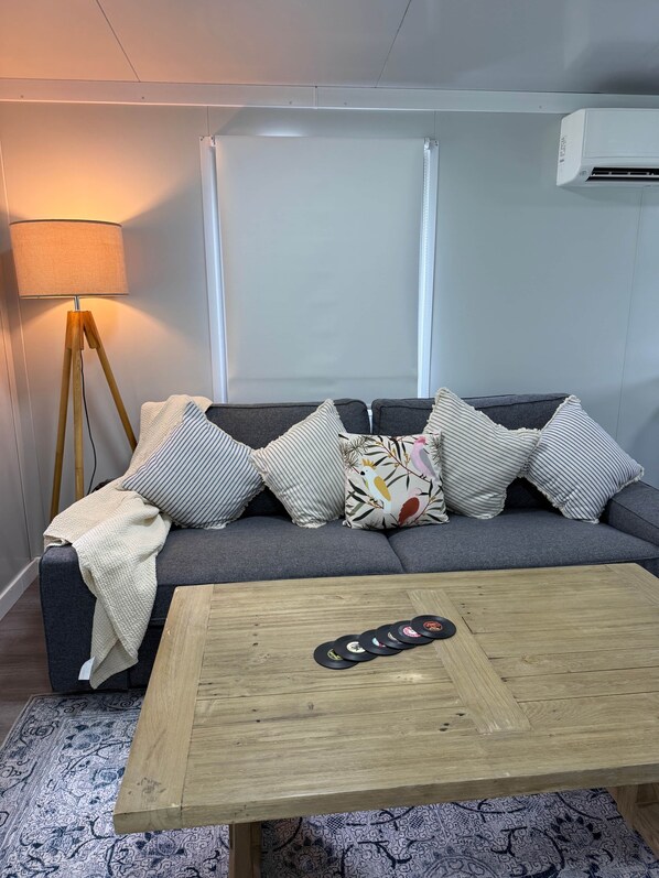 Smart TV - The Burrows (Paynes Crossing)