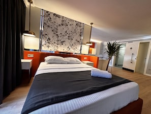 1 room, 1 lounge with kitchen | Premium bedding, in-room safe, desk, laptop workspace - OTTO Tunalı Exclusive Suites (Ankara)