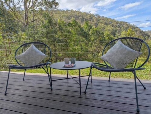 The Bower - Hunter Valley Hideaway - Off Grid Cabin, Unplug, Relax & Unwind