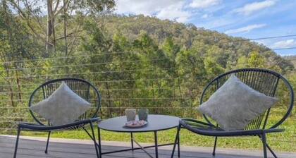 The Bower - Hunter Valley Hideaway - Off Grid Cabin, Unplug, Relax & Unwind