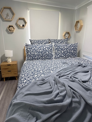 1 dormitorio, escritorio, tabla de planchar con plancha y wifi gratis