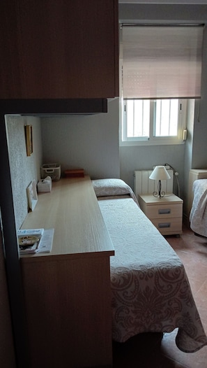 1 chambre, fer et planche à repasser, Wi-Fi, draps fournis