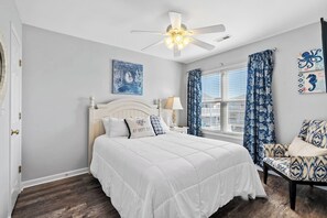 5 bedrooms, iron/ironing board, WiFi, bed sheets - Ocean Lakes Luxe, 1 Min Walk to Beach and Fire Table! (Myrtle Beach)