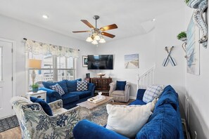 TV - Ocean Lakes Luxe, 1 Min Walk to Beach and Fire Table! (Myrtle Beach)