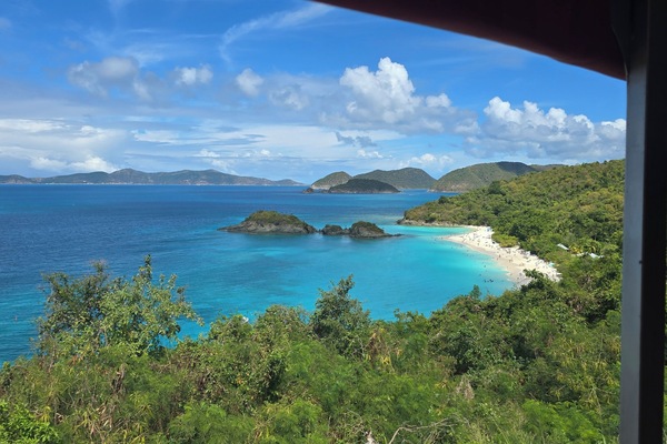 Vue sur la plage ou lâocĂ©an