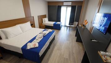 Tremannsrom – familie | Skrivebord for bærbar PC, lydisolert og wi-fi (inkludert)