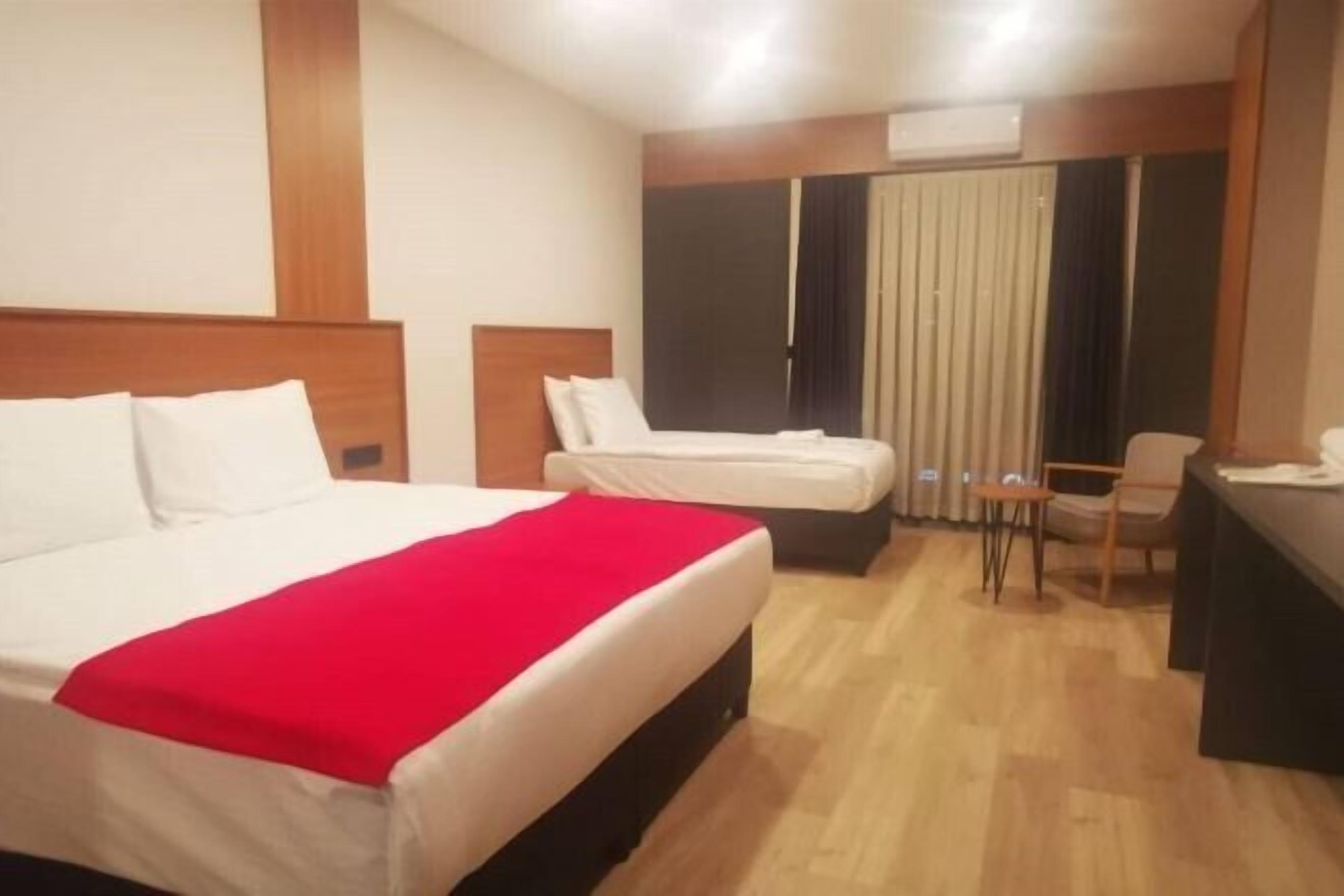 Espacio para trabajar con laptop, insonorización y wifi gratis 