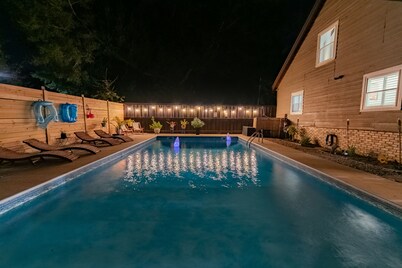 Midnight & Magnolia...Better than your group chat planned..