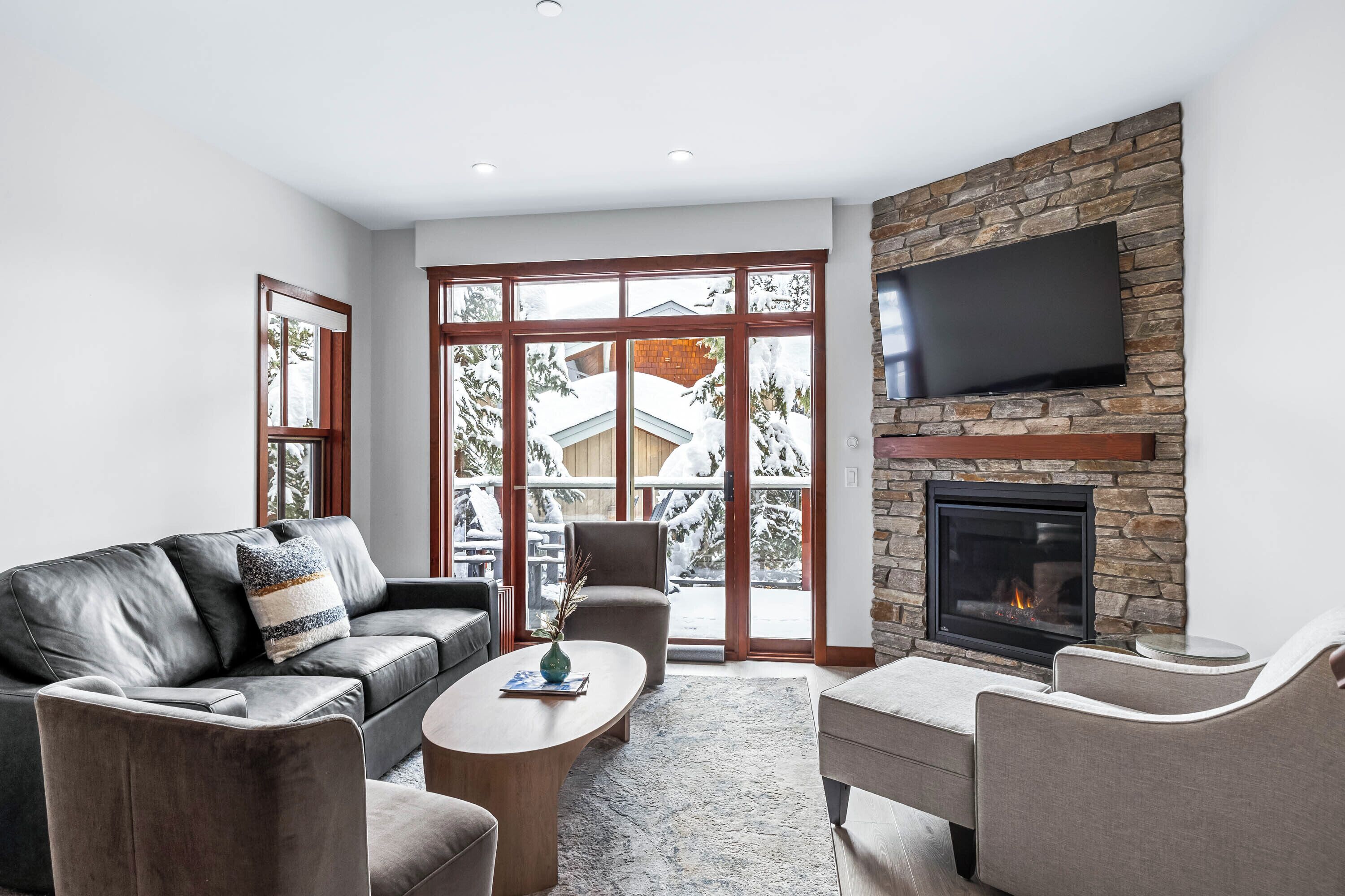 Smart-tv en een open haard