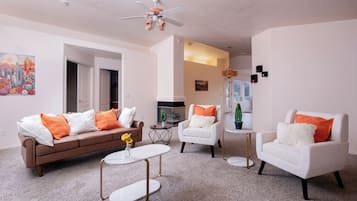 Smart TV, fireplace