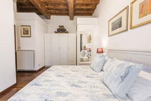 1 chambre, fer et planche Ă repasser, Wi-Fi, draps fournis