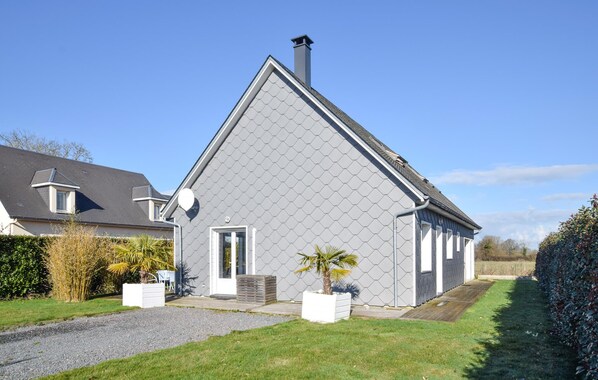 Exterior - Beautiful home in Auberville with WiFi (Auberville)