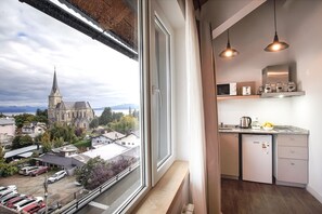 Réfrigérateur, micro-ondes, four, cafetière/bouilloire