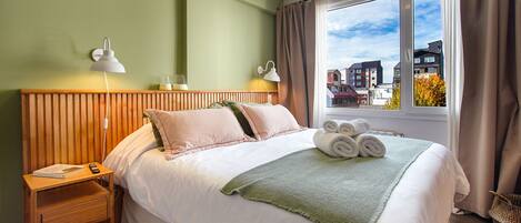 Free WiFi, bed sheets