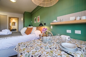 Free WiFi, bed sheets - LLanten, Amazing flat with terrace and parking in Bariloche (San Carlos de Bariloche)