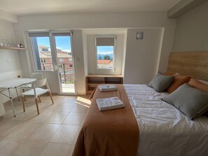 Wifi gratis y ropa de cama 