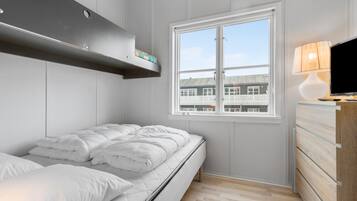 3 bedrooms, travel crib, free WiFi